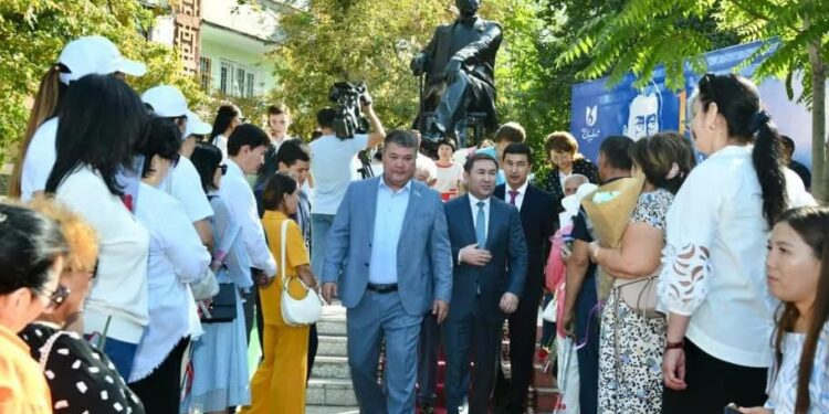 ШЫМКЕНТ: АЛАШТЫҢ РУХАНИ КӨСЕМІ АХМЕТ БАЙТҰРСЫНҰЛЫНЫҢ ТУҒАНЫНА 150 ЖЫЛ