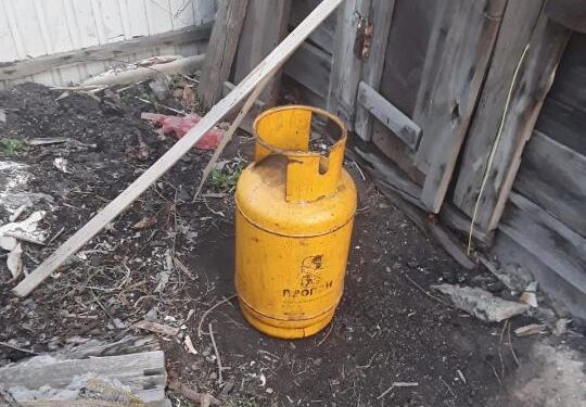 Жетісу облысында түтін шыққан үйден қарт әжені алып шықты