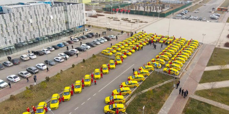 ТҮРКІСТАН ОБЛЫСЫНДА ДӘРІГЕРЛЕРГЕ 75 ЖЕДЕЛ ЖӘРДЕМ АВТОКӨЛІГІ ТАПСЫРЫЛДЫ