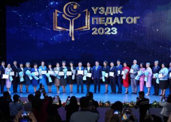 ТҮРКІСТАНДЫҚ ҰСТАЗДАР РЕСПУБЛИКАЛЫҚ «ҮЗДІК ПЕДАГОГ-2023» БАЙҚАУЫНДА ЖЕҢІМПАЗ АТАНДЫ
