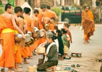 Қазақстандықтар визасыз басқа тағы бір елге шыға алады .