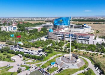 ҚР Мемлекеттік рәміздер күніне орай,  Түркістан қаласында-Мемлекеттік туды көтеру рәсімі өтті.