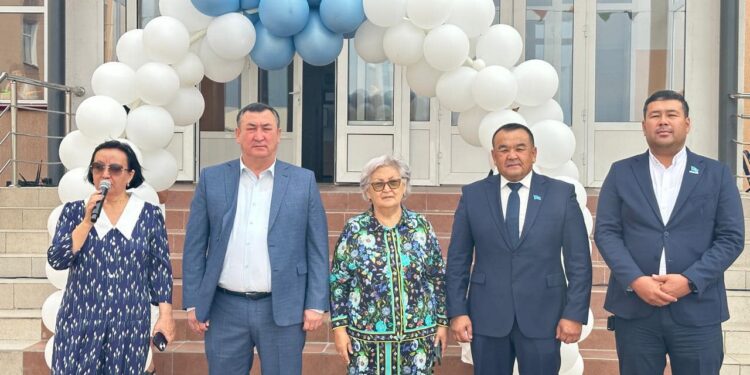 “МЕКТЕПКЕ ЖОЛ” РЕСПУБЛИКАЛЫҚ АКЦИЯСЫ АЯСЫНДА 300-ДЕН АСТАМ ОҚУШЫҒА ОҚУ ҚҰРАЛДАРЫ БЕРІЛДІ