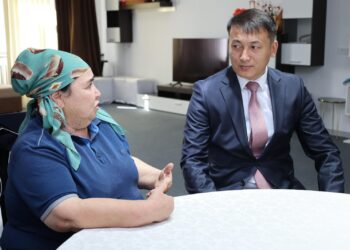 АУДАН ӘКІМІ ӘЛЕУМЕТТІК ҚЫЗМЕТТЕР КӨРСЕТУ ОРТАЛЫҒЫНДАҒЫ ҚАРТТАРДЫҢ ЖАҒДАЙЫН БІЛДІ