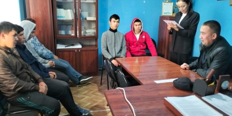 ӘСКЕРГЕ ШАҚЫРТУ БОЙЫНША ТҮСІНДІРМЕ ЖҰМЫСТАРЫ ЖҮРГІЗІЛУДЕ.