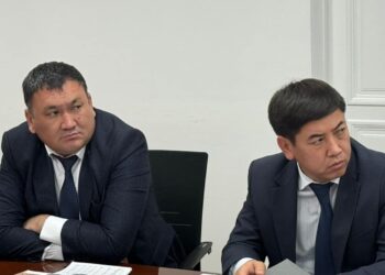Сауран аудан әкімі Мақсат Таңғатаровтың төрағалығымен ауданның апталық мәжілісі болып өтті.