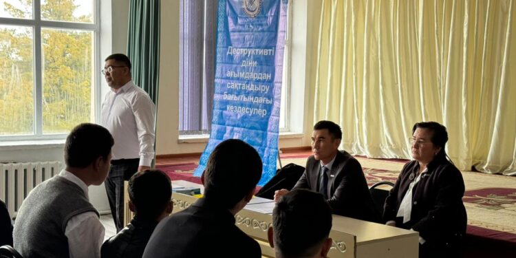 Сауран ауданы білім бөлімі қарасты Шаға ауылдық округі «В.Вахидов» атындағы жалпы орта мектебінде «Деструктивті діни ағымдардан сақтандыру бағытында» жоғарғы сынып оқушылармен кездесу өтті.