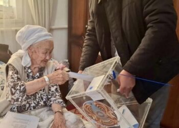 ҚАРТ КІСІЛЕР ҮЙЛЕРІНДЕ ӨЗ ТАҢДАУЛАРЫН ЖАСАДЫ