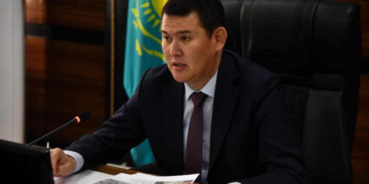 ОТЫРАР АУДАНЫНДА КЕЗЕКТІ АППАРАТ МӘЖІЛІСІ ӨТТІ