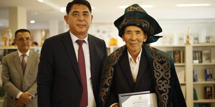 ҚОС БІРДЕЙ КІТАПТЫҢ ТҰСАУКЕСЕРІ ӨТТІ