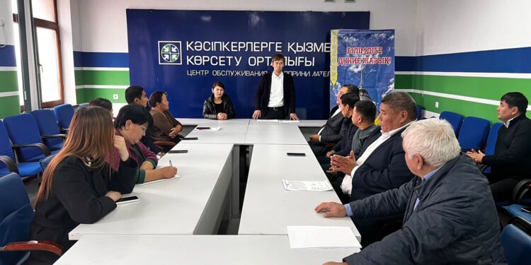 ОТЫРАР АУДАНЫНДА ДЕСТРУКТИВТІ ДІНИ АҒЫМДАРДЫҢ АЛДЫН АЛУ БОЙЫНША ТҮСІНДІРМЕ ЖҰМЫСТАРЫ ЖҮРГІЗІЛДІ