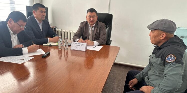 САУРАН АУДАН ӘКІМІНІҢ ОРЫНБАСАРЫ БАБАЙҚОРҒАНДА КӨШПЕЛІ ЖЕКЕ ҚАБЫЛДАУ ӨТКІЗДІ