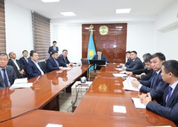  Сауран ауданы әкімі аппаратының кезекті мәжілісі болып өтті.