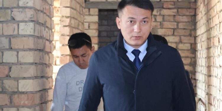 САУРАН АУДАН ӘКІМІ ЖАҢА ТҰРҒЫН ҮЙ ҚҰРЫЛЫСЫН САПАЛЫ АЯҚТАУДЫ ТАПСЫРДЫ.