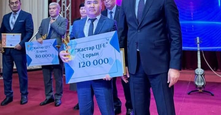 ЖАСТАРҒА ҚОЛДАУ КӨРСЕТІЛІП, ҮЗДІКТЕР МАРАПАТТАЛДЫ.САУРАН АУДАНЫНДА