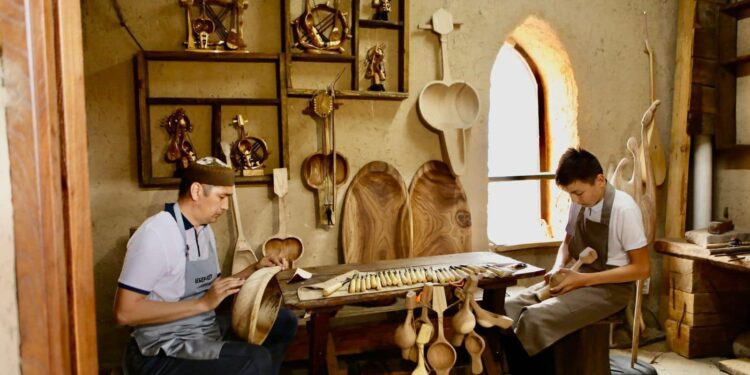 ТҮРКІСТАНДЫ ҚОЛӨНЕР ОРТАЛЫҒЫНА АЙНАЛДЫРУ ЖҰМЫСТАРЫ БАСТАЛДЫ.