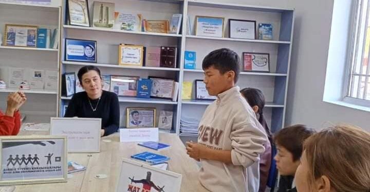 Сауран аудандық кітапханасының ұйымдастыруымен «Экстремизм мен Терроризм » тақырыбында ақпараттық сағаты өтті.