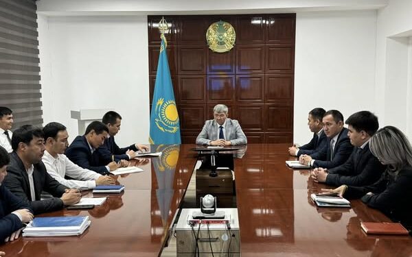 ЖАС МЕМЛЕКЕТТІК ҚЫЗМЕТКЕРЛЕР АНТ ҚАБЫЛДАДЫ.