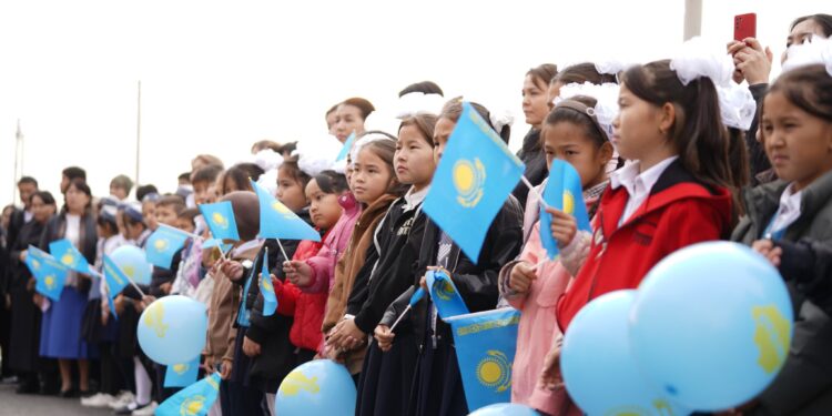 РЕСПУБЛИКА КҮНІНДЕ ТҮРКІСТАНДА 600 ОРЫНДЫҚ МЕКТЕП ПАЙДАЛАНУҒА БЕРІЛДІ.