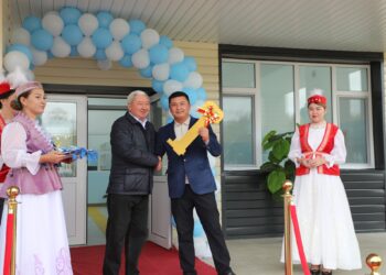ТҮРКІСТАН: САРЫАҒАШТА РЕСПУБЛИКА КҮНІ ҚАРСАҢЫНДА ҮШ ДӘРІГЕРЛІК АМБУЛАТОРИЯ ЖӘНЕ СПОРТ КЕШЕНІ АШЫЛДЫ