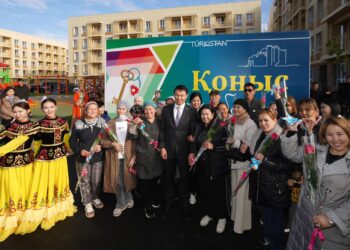 РЕСПУБЛИКА КҮНІ ТҮРКІСТАННЫҢ 300-ГЕ ЖУЫҚ ТҰРҒЫНЫ БАСПАНАЛЫ БОЛДЫ.