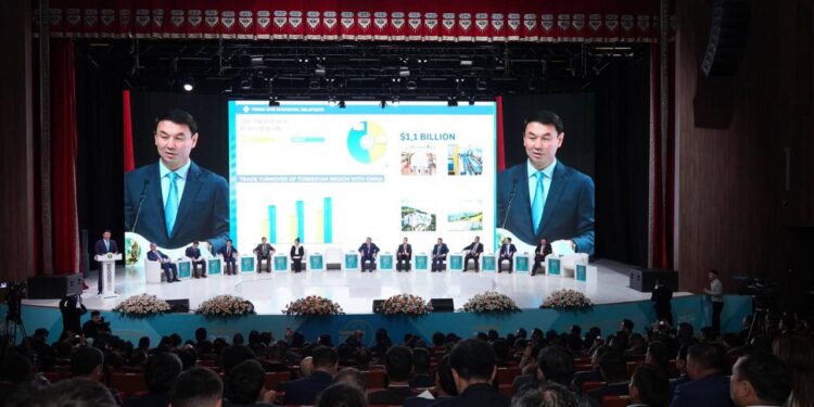 ТҮРКІСТАНДАҒЫ ХАЛЫҚАРАЛЫҚ ИНВЕСТИЦИЯЛЫҚ ФОРУМҒА АЛПАУЫТ КОМПАНИЯ ӨКІЛДЕРІ ҚАТЫСЫП ЖАТЫР.