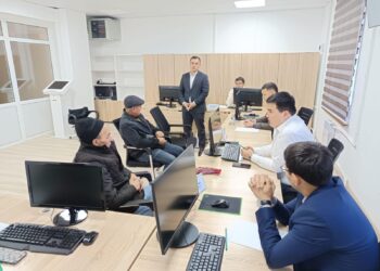 АУДАН ОРТАЛЫҒЫНДА «ҚЫЗМЕТ АЛУШЫЛАР КҮНІ» ӨТКІЗІЛДІ.