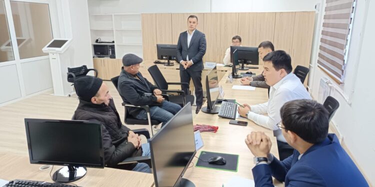 АУДАН ОРТАЛЫҒЫНДА «ҚЫЗМЕТ АЛУШЫЛАР КҮНІ» ӨТКІЗІЛДІ.