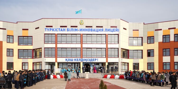 ТҮРКІСТАН ОБЛЫСЫНДА 50 МЕКТЕПТІҢ ҚҰРЫЛЫСЫ ЖҮРІП ЖАТЫР.