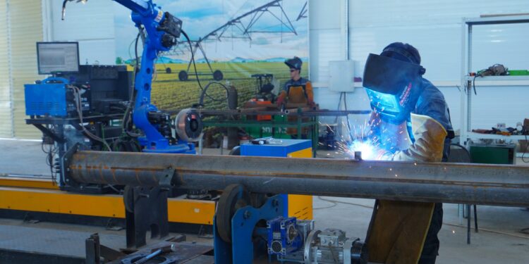 ТҮРКІСТАН ОБЛЫСЫНДА «ШАҒЫН ӨНЕРКӘСІПТІК ПАРК» АУМАҒЫНДА 8 ЗАУЫТ ПЕН КӘСІПОРЫН АШЫЛДЫ.