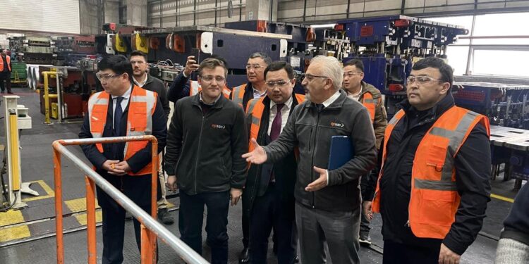 ТҮРКІСТАНДЫҚ ДЕЛЕГАЦИЯ ТҮРКИЯ МЕМЛЕКЕТІНІҢ ИНВЕСТОРЛАРЫМЕН КЕЛІССӨЗ ЖҮРГІЗУДЕ