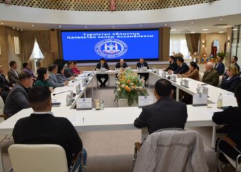 ТҮРКІСТАН: МАҢҒЫСТАУЛЫҚ АССАМБЛЕЯ МҮШЕЛЕРІ ТҮРКІСТАН ОБЛЫСЫНЫҢ ЭТНОМЕДИАЦИЯ ТӘЖІРИБЕСІМЕН ТАНЫСТЫ