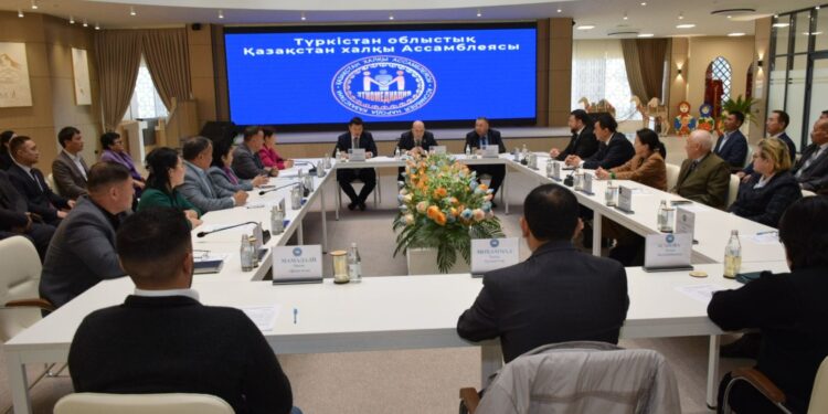 ТҮРКІСТАН: МАҢҒЫСТАУЛЫҚ АССАМБЛЕЯ МҮШЕЛЕРІ ТҮРКІСТАН ОБЛЫСЫНЫҢ ЭТНОМЕДИАЦИЯ ТӘЖІРИБЕСІМЕН ТАНЫСТЫ