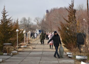 «ТАЗА ҚАЗАҚСТАН»: ТҮРКІСТАН ОБЛЫСЫНДАҒЫ БАБА ТҮКТІ ШАШТЫ ӘЗІЗ КЕСЕНЕСІ АУМАҒЫНА ТАЗАЛЫҚ ЖҰМЫСТАРЫ ЖҮРГІЗІЛДІ