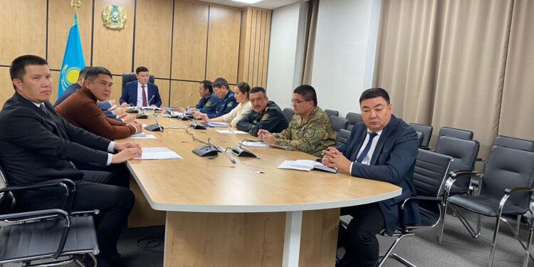 ТҮРКІСТАН: ЖАСТАРДЫ ӘСКЕРИ-ПАТРИОТТЫҚ БАҒЫТТА ТӘРБИЕЛЕУ МӘСЕЛЕЛЕРІ САРАЛАНДЫ