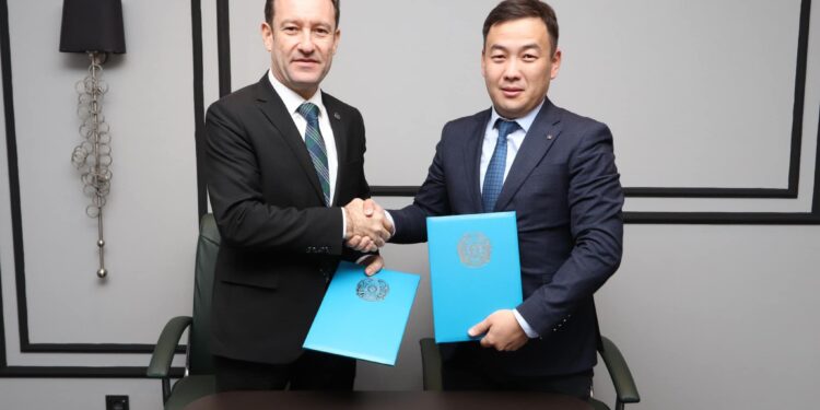 ТҮРКІСТАНДЫҚ ДЕЛЕГАЦИЯНЫҢ ТҮРКИЯҒА ІССАПАРЫ БАРЫСЫНДА 9 МЕМОРАНДУМҒА ҚОЛ ҚОЙДЫ