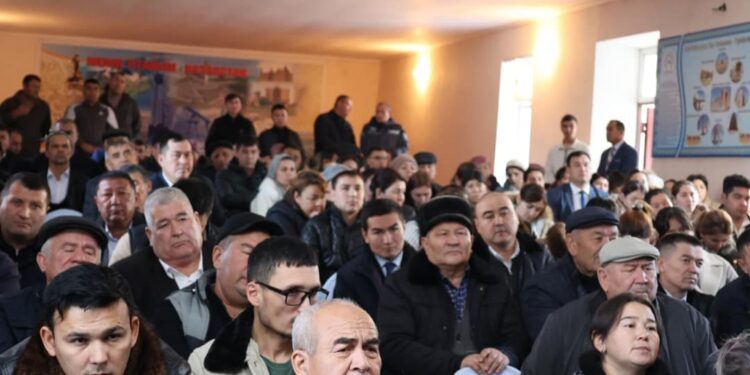 САУРАН АУДАН ӘКІМІ ЖАҢА ИҚАНДЫҚ ТҰРҒЫНДАРМЕН ЕСЕПТІ КЕЗДЕСУІН ӨТКІЗДІ