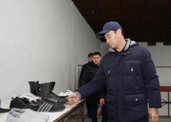 ТҮРКІСТАН: ЖЕТІСАЙДА ТӘУЛІГІНЕ 800 ЖҰП АЯҚ КИІМ ШЫҒАРЫЛАДЫ