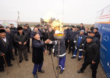 ТҮРКІСТАН: ЖЕТІСАЙДА 10 ЕЛДІ МЕКЕНДІ ГАЗБЕН ҚАМТИТЫН ГАЗ ҚҰБЫРЫ ІСКЕ ҚОСЫЛДЫ