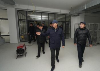 ТҮРКІСТАН: САРЫАҒАШТА «ЖАЙЛЫ МЕКТЕП» ЖОБАСЫ АЯСЫНДА САЛЫНЫП ЖАТҚАН 2 МЕКТЕПТІҢ ҚҰРЫЛЫСЫ ҚАРҚЫНДЫ.