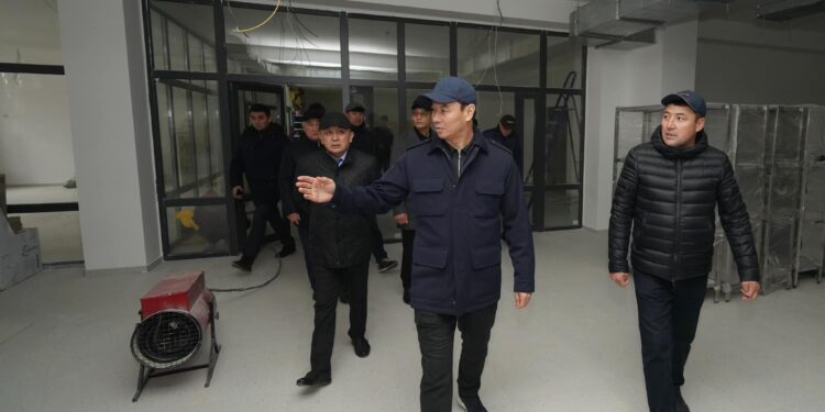 ТҮРКІСТАН: САРЫАҒАШТА «ЖАЙЛЫ МЕКТЕП» ЖОБАСЫ АЯСЫНДА САЛЫНЫП ЖАТҚАН 2 МЕКТЕПТІҢ ҚҰРЫЛЫСЫ ҚАРҚЫНДЫ.