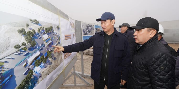 ТҮРКІСТАН ОБЛЫСЫНЫҢ ӘКІМІ КЕДЕН БЕКЕТТЕРІН ЖӨНДЕУ ЖҰМЫСТАРЫМЕН ТАНЫСТЫ.