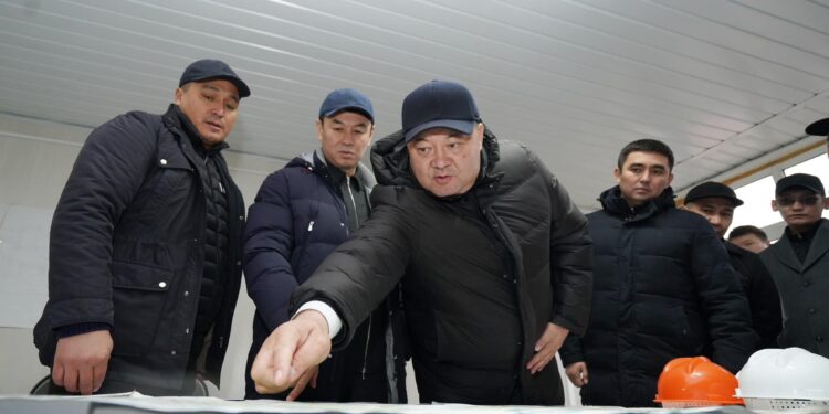 ДАРХАН САТЫБАЛДЫ: «КӨТЕРЕ АЛМАЙТЫН ШОҚПАРДЫ БЕЛІҢЕ БАЙЛАМА!»