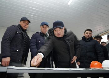 ДАРХАН САТЫБАЛДЫ: «КӨТЕРЕ АЛМАЙТЫН ШОҚПАРДЫ БЕЛІҢЕ БАЙЛАМА!»