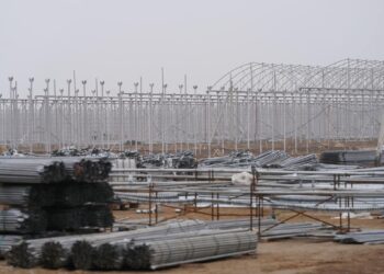 ТҮРКІСТАН: КЕЛЕС АУДАНЫНДА ЕЛІМІЗДЕГІ ЕҢ ІРІ ЖЫЛЫЖАЙ КЕШЕНІ САЛЫНУДА