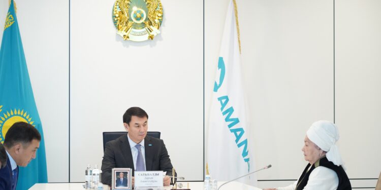 ДАРХАН САТЫБАЛДЫ ОБЛЫС ТҰРҒЫНДАРЫН ЖЕКЕ ҚАБЫЛДАДЫ.