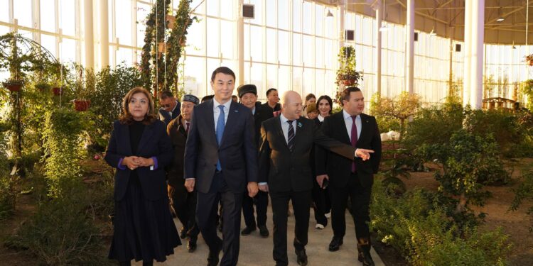 ТҮРКІСТАНДА БОТАНИКАЛЫҚ БАҒЫ БАР «ЖАСТАР» САЯБАҒЫ АШЫЛДЫ.