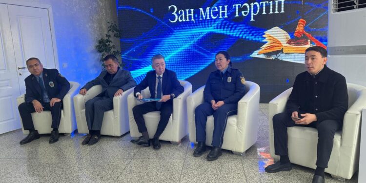 ТҮРКІСТАНДА «ЗАҢ МЕН ТӘРТІП» ТАҚЫРЫБЫНДА ЖАСТАРМЕН КЕЗДЕСУ ӨТТІ.