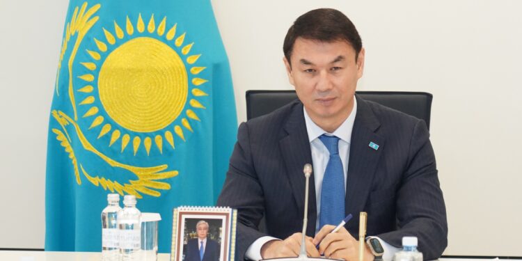 ТҮРКІСТАН ОБЛЫСЫНДА ИНВЕСТИЦИЯ ТАРТУ БАҒЫТЫНДАҒЫ ҚАРҚЫНДЫ ЖҰМЫС ЖАЛҒАСАДЫ