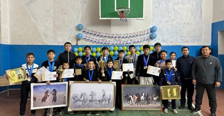 Бүгін «Әйтеке би» атындағы жалпы білім беретін мектебінде Тәуелсіздіктің 33 жылдығына арналған “ Тәуелсіздік-тұғырым” атты аудандық “ Үстел теннисі» жарысы өтті.